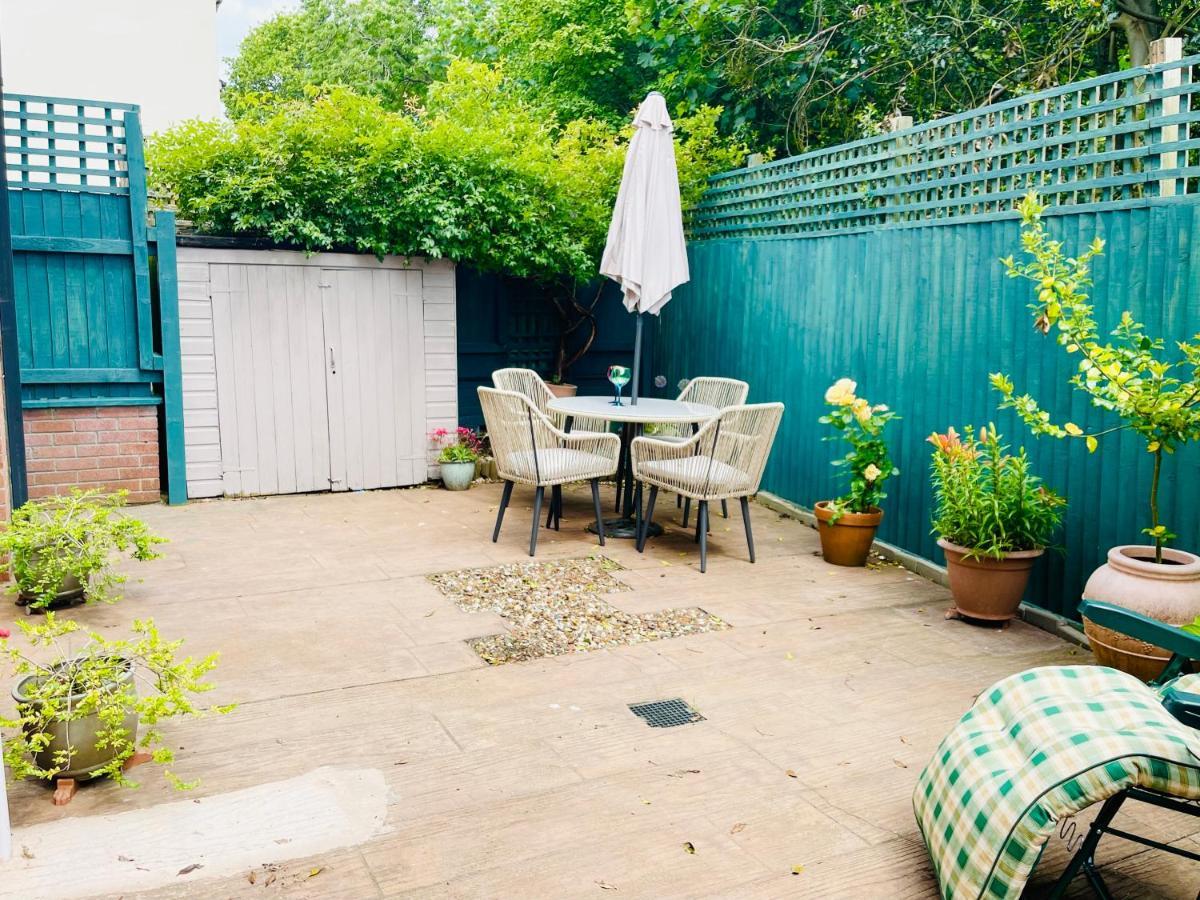 Villa Tanglewood House Abergavenny With Private Parking Extérieur photo