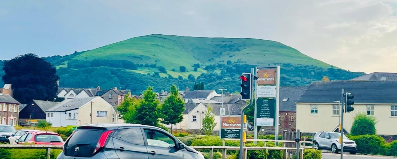Villa Tanglewood House Abergavenny With Private Parking Extérieur photo