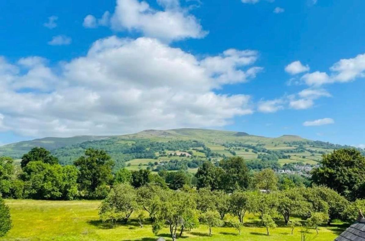 Villa Tanglewood House Abergavenny With Private Parking Extérieur photo
