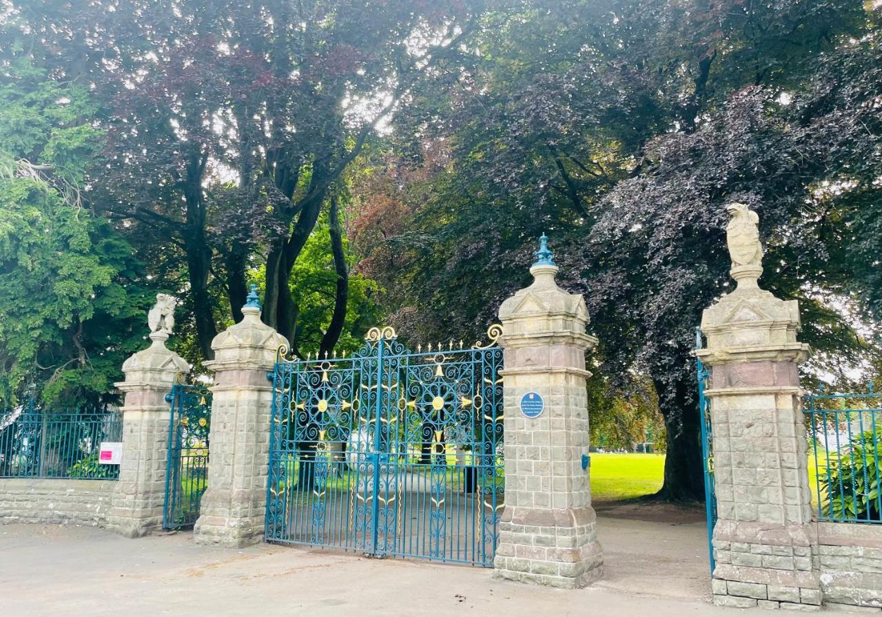 Villa Tanglewood House Abergavenny With Private Parking Extérieur photo